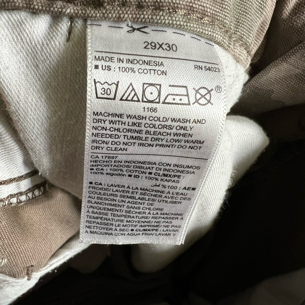 Old Navy Camouflage Straight Leg Pants - Picture 5 of 6